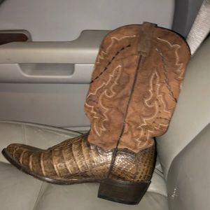 Men’s 9.5 alligator boots worn once $160